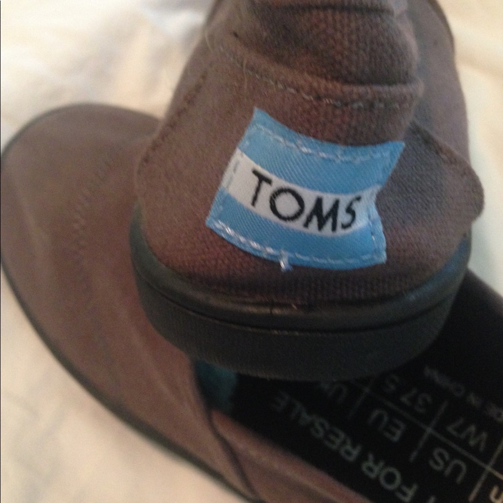 TOMS Women's shoes 7b